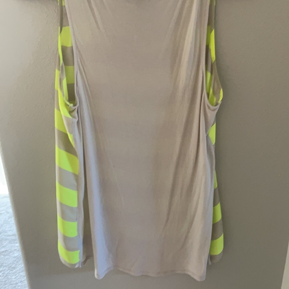 Express tank top size L - Picture 3 of 6